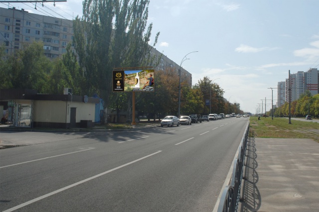 Щит 6x3,  Победы пр-т, 70-Д, в центр