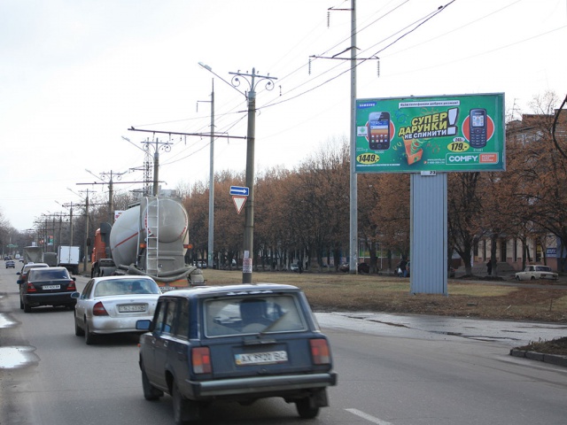Щит 6x3,  Московский пр-т, 220, из центра