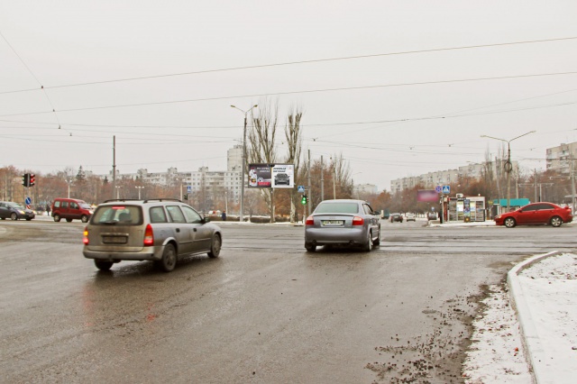 Призма 6x3,  Героев Труда ул. - Тракторостроителей пр-т, в центр