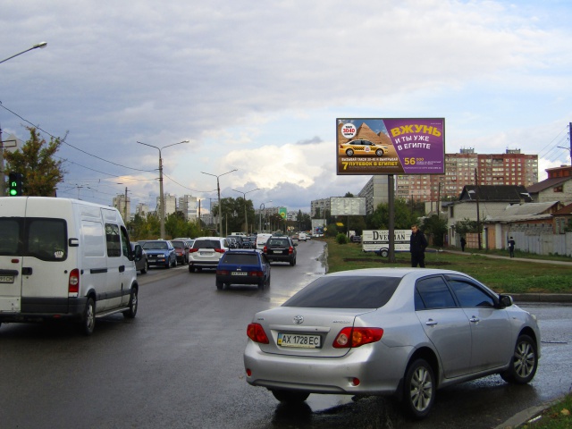 Призма 6x3,  Академика Павлова ул., 122, из центра (ст.м. Ак.Павлова)