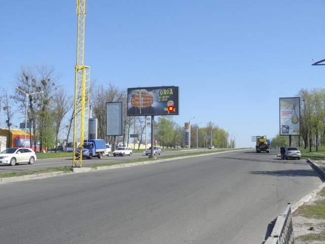 Призма 6x3,  Льва Ландау пр-т + Гагарина пр-т (4), в центр