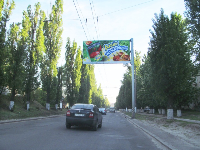 Щит 6x3,  Любови Малой пр-т,14, из центра