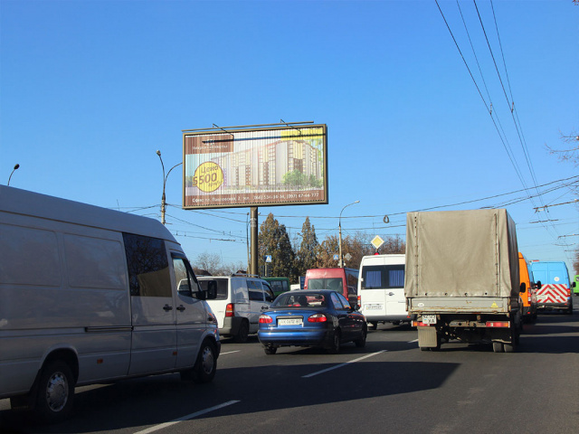 Призма 6x3,  Ландау пр., 74, в центр