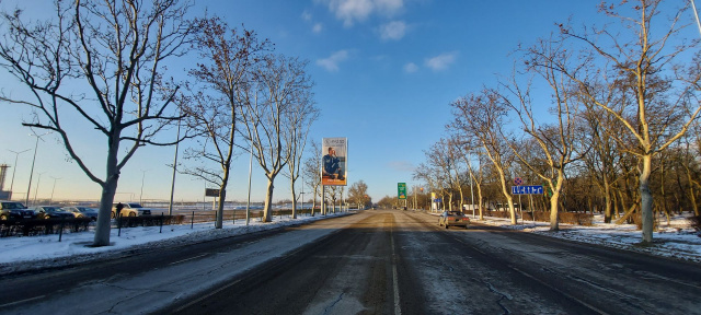 Беклайт 4x8,  ООН Одесса. Вертикальный бэклайт (направление движения из  аэропорта)