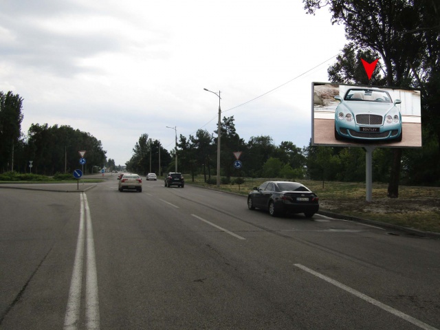 Щит 6x3,  Маршала Малиновского ул., 21  (напротив круга, кафе "Берег")