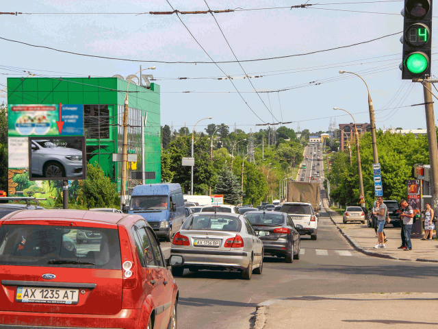 Цифрова панель 3.1x2.2,  Деревянко ул., 17 - Балакирева ул., в центр (направление к ФК "Тетра")