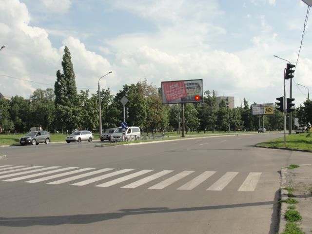 Призма 6x3,  Льва Ландау пр-т, 91, из центра