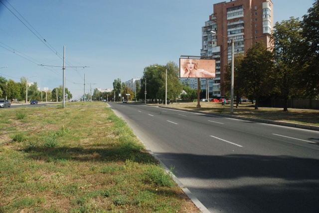 Щит 6x3,  Победы пр-т - Армейская ул., из центра