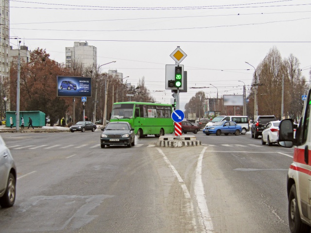 Призма 6x3,  Юбилейный пр-т - Гвардейцев Широнинцев ул., 15/46, в центр (VIP)