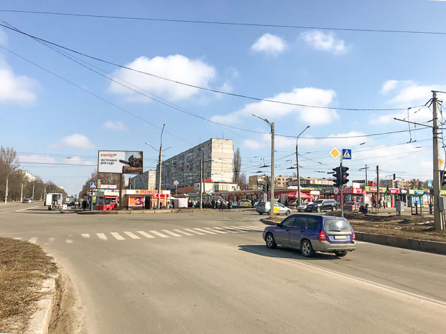 Щит 6x3,  Валентинівська вул. - Тракторобудівників просп., 130/1