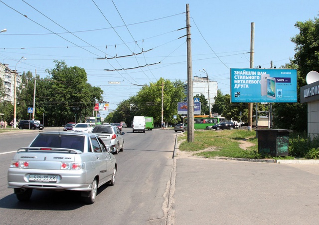 Щит 6x3,  Гвардейцев Широнинцев ул. – Валентиновская ул., из центра