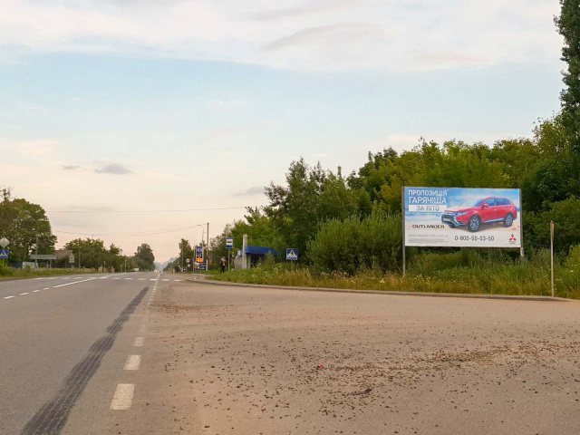 Щит 6x3,  Траса М19, на в'їзді c Чернівців