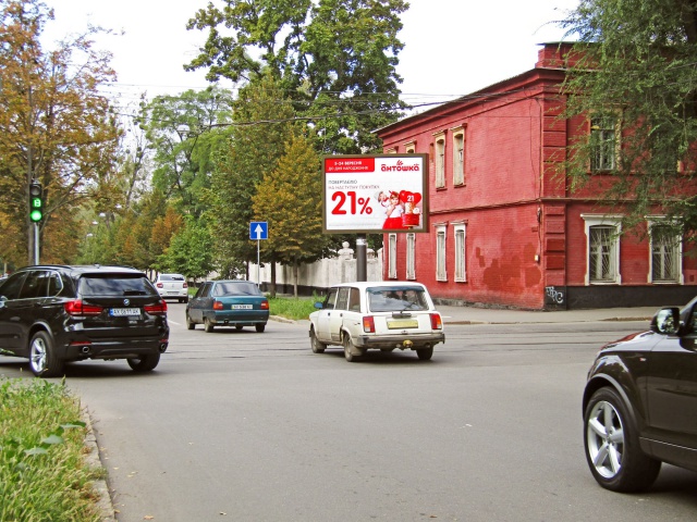 Беклайт 3.33x2.3,  Данилевского ул., 4/5 - Тринклера, ул.