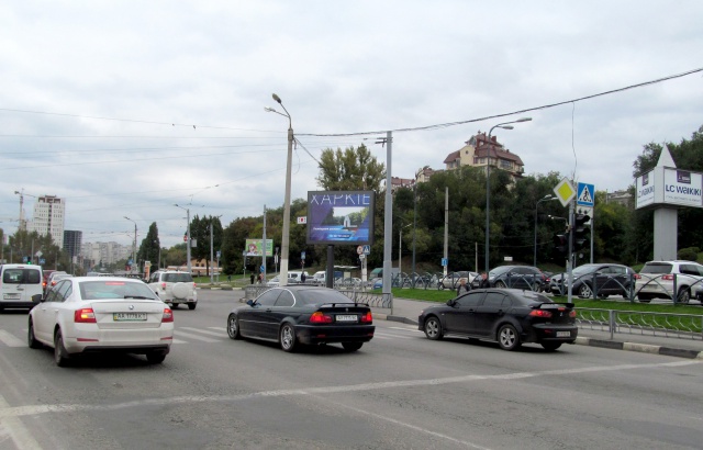 Скролл 3.1x2.2,  Клочковская ул., 104-А, из центра