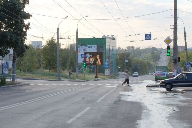 Скролл 3.1x2.2,  Деревянко ул., 17 - Балакирева ул., VIP, в центр