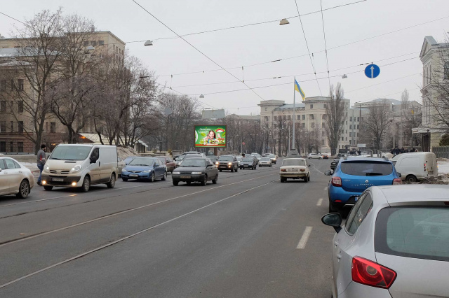 Скролл 3.1x2.2,  Независимости пр-т, - Свободы пл., 6, из центра, VIP