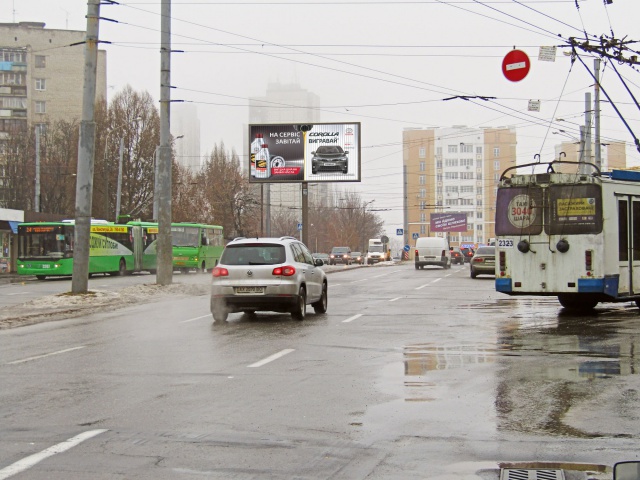 Призма 6x3,  Юбилейный пр-т, 83, из центра (круг троллейбуса)