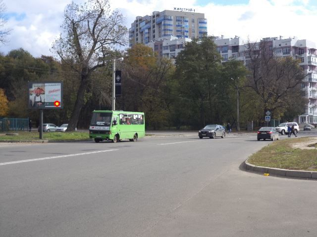 Скролл 3.1x2.2,  Клочковская ул., 50  в центр