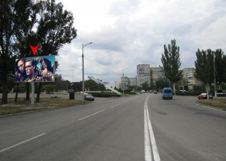 Щит 6x3,  Маршала Малиновского ул., 21  (напротив круга, кафе "Берег")