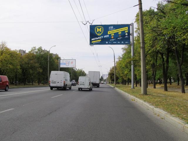 Щит 6x3,  Героев Сталинграда пр-т, 165, в центр