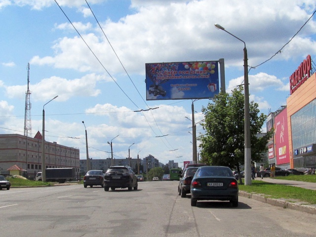 Щит 6x3,  Гвардейцев Широнинцев ул. -  Дружбы народов ул., 246, в центр