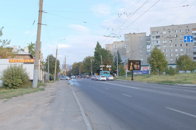 Скролл 3.1x2.2,  Деревянко ул., 17 - Балакирева ул., VIP, из центра
