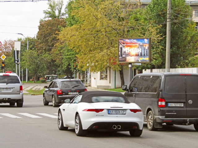 Беклайт 3.33x2.3,  Веснина ул. - Чернышевского ул.