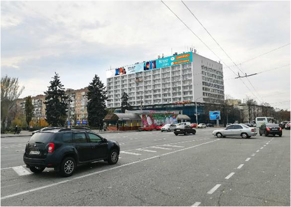 Брендмауер 63.8x4.3,  пр. Соборный, 135*