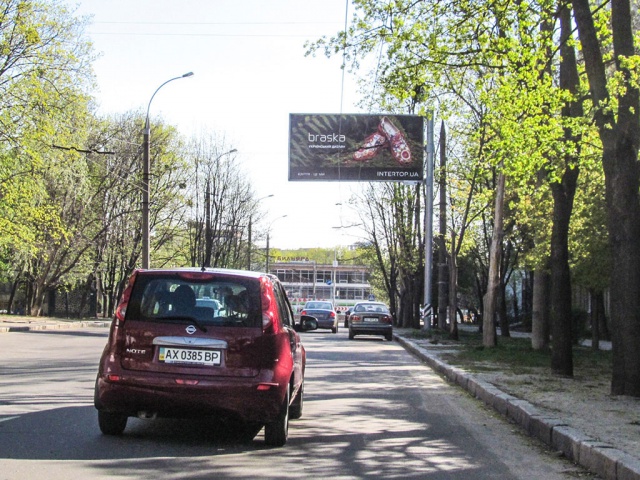 Щит 6x3,  Космонавтов ул., 3, в центр