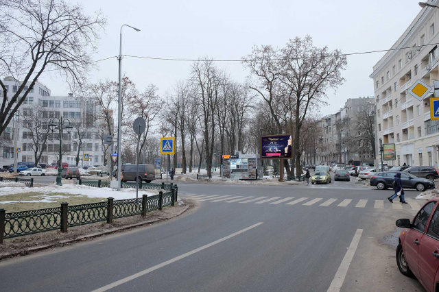 Скролл 3.1x2.2,  Независимости пр-т (напротив дома № 3 по ул. Юры Зойфера), из центра
