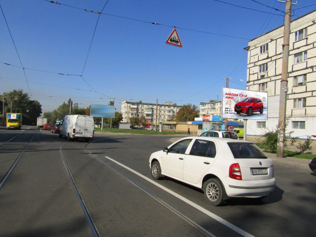 Щит 6x3,  Панаса Мирного ул. - Свободы просп., (перекресток)