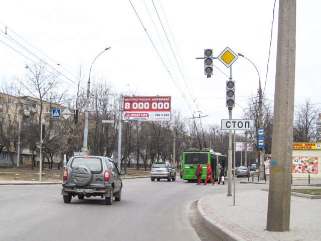 Щит 6x3,  Петра Григоренка пр-т, 12, в центр