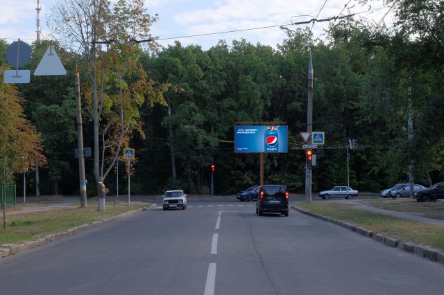 Призма 6x3,  Деревянко ул. - Космонавтов ул., в центр