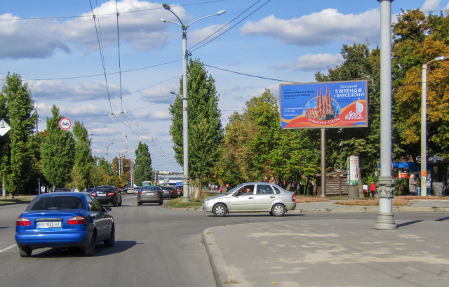 Щит 6x3,  Науки пр-т - 23 Августа ул., м. 23 Августа, в центр  Размер 5760х2880