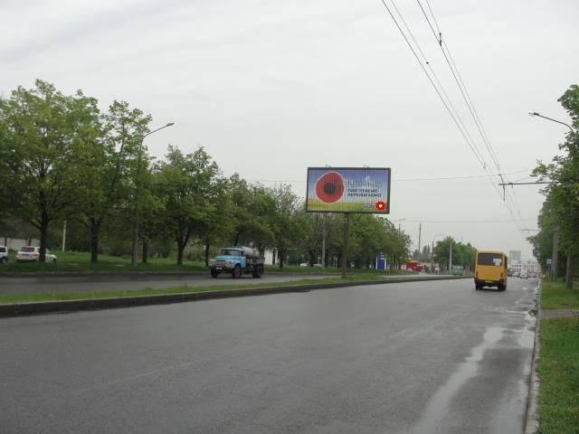 Призма 6x3,  Льва Ландау пр-т, 158/1, в центр