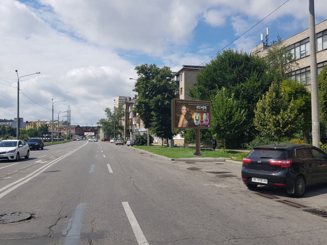 Скролл 3.1x2.2,  Харьковская набережная - Маршала Бажанова ул., 28, из центра