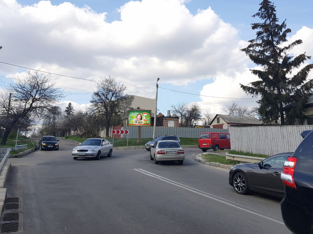 Скролл 3.1x2.2,  Роменский пер. - Жилярди ул., 61, в центр, VIP