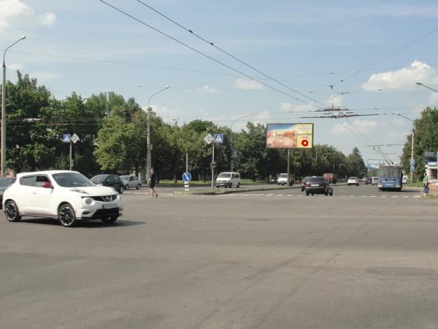Призма 6x3,  Льва Ландау пр-т, 126 + Салтовское шоссе, в центр