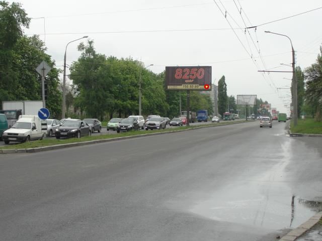 Призма 6x3,  Льва Ландау пр-т, 38, в центр