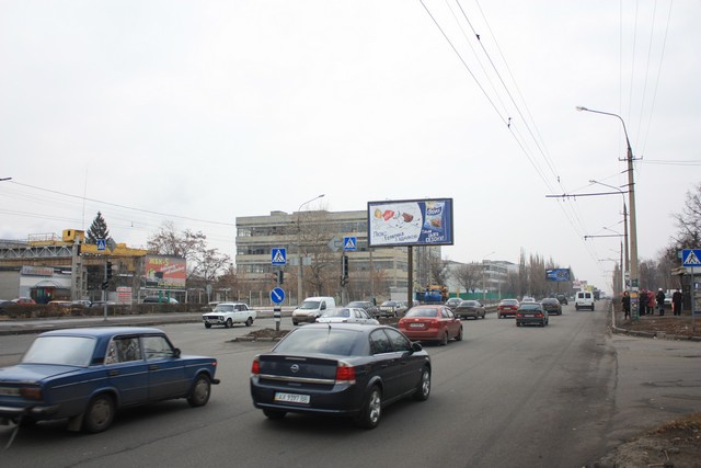 Призма 6x3,  Льва Ландау пр-т + Олимпийская ул., в центр