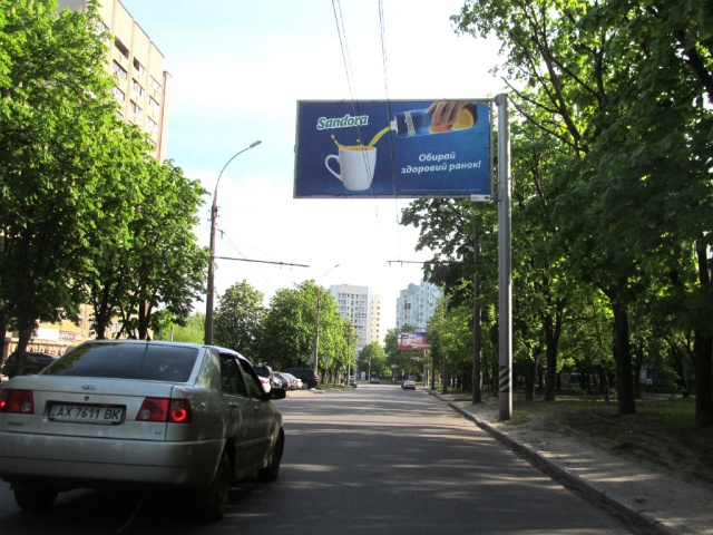 Щит 6x3,  Петра Григоренка пр-т,10 (напротив VAB  bank), из центра